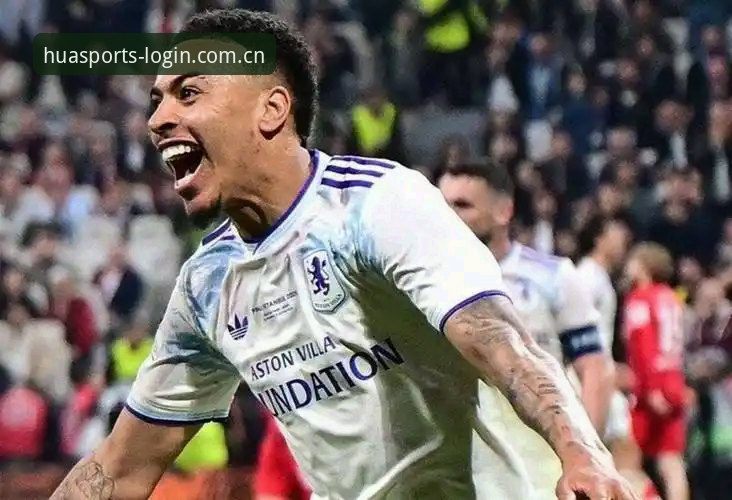 欧联杯决赛3-0完胜 vs 维拉30年冠军荒终结：技术视角下的战术与体验全面对比